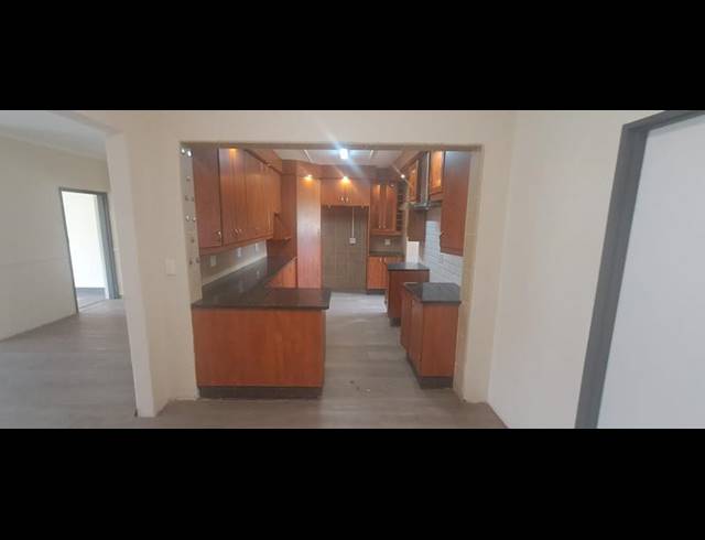 3 BEDROOM PROPERTY TO RENT IN ELSPARK